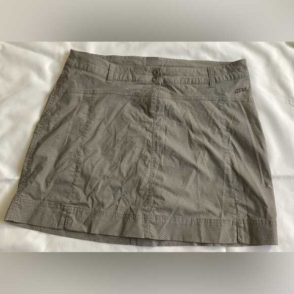 Avia athletic grey skort lg, with zipper fly and pocket, belt loops. Well made - Picture 4 of 8